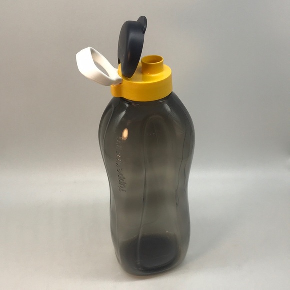 New Tupperware Fridge Water Bottle 2 Liter - Picture 7 of 16